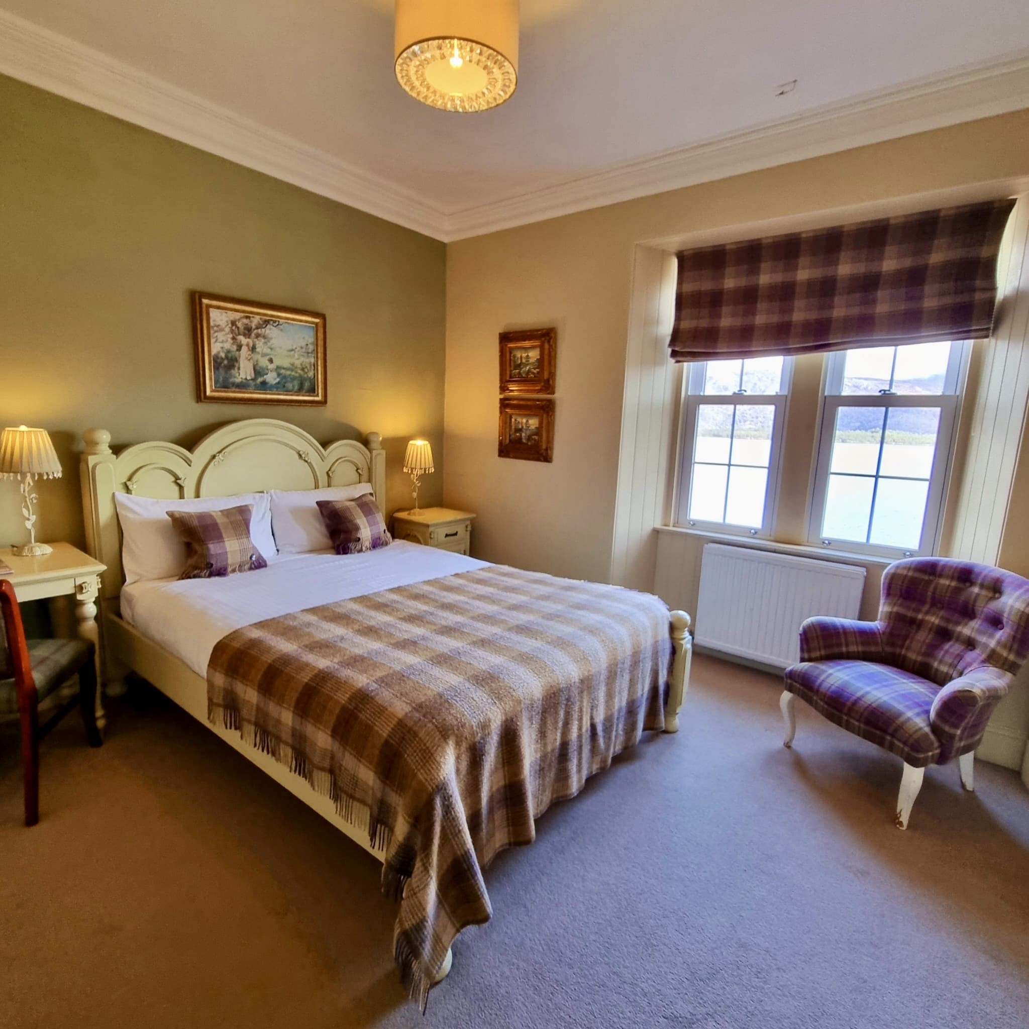 King Size Loch View Bedroom